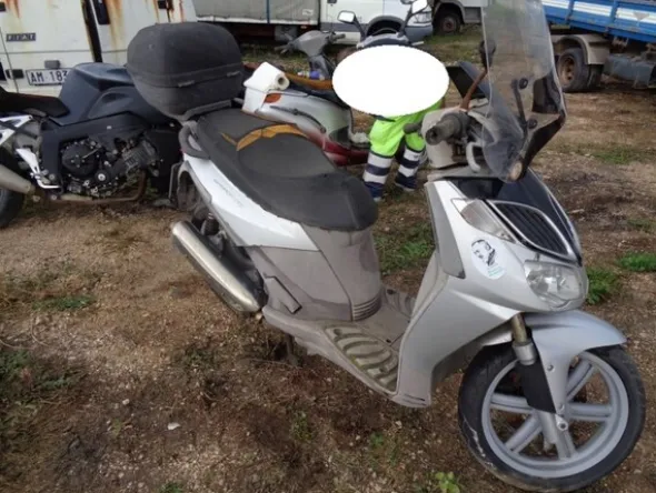 1#7699 Scooter Aprilia Sportcity