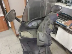 4#6180 Scooter Piaggio XP