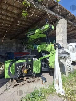 1#9194 Scuotitore da tronco o branca con gruetta marca D'Amico