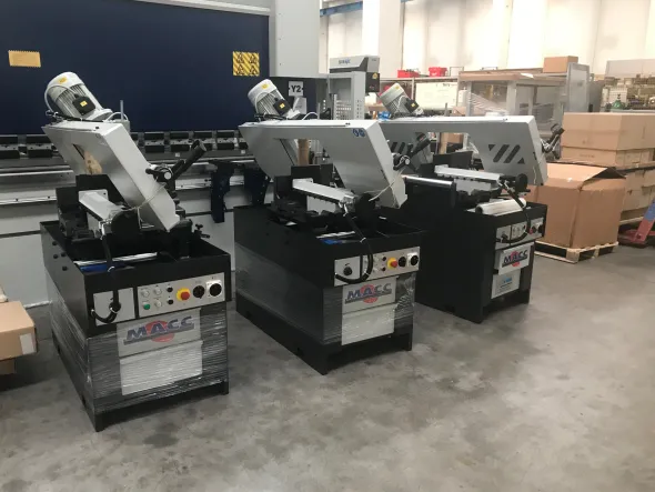 Segatrice semiautomatica MACC 411 MS