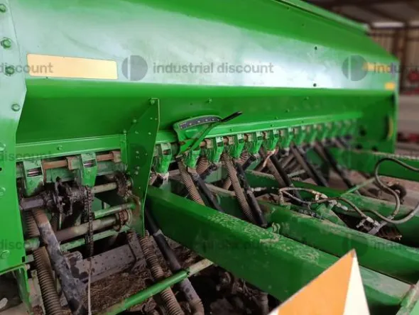 1#9828 Seminatrice John Deere 1590