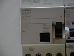SIEMENS Interruttore magnetotermico 400V 4 poli