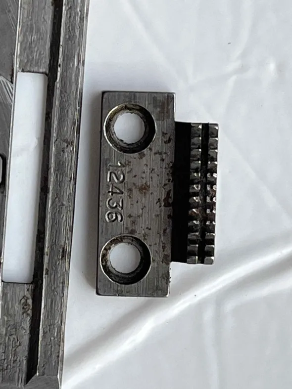Singer placca 12438 + 12436