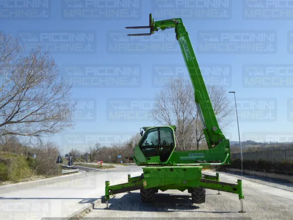 Sollevatore telescopico girevole Merlo Roto 45.21MCSS