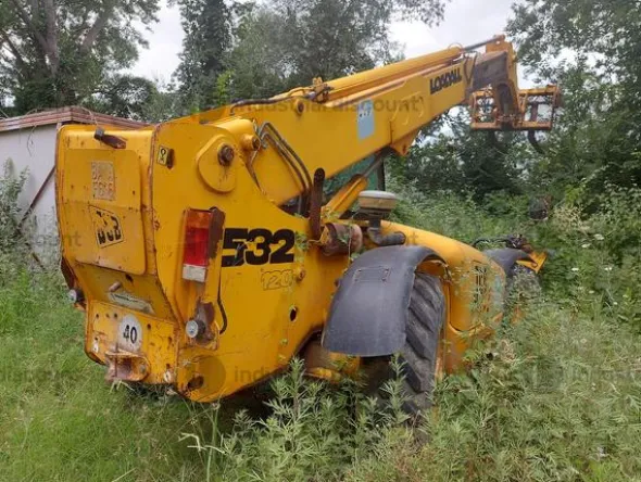 29#8980 Sollevatore telescopico JCB