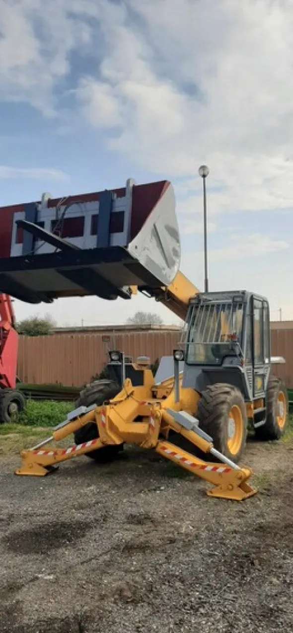 11#6843 Sollevatore telescopico JCB