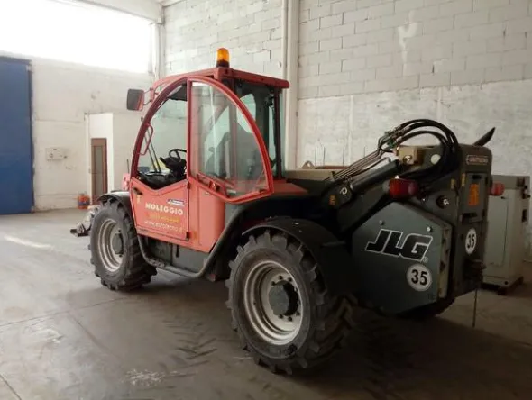 3#2949 Sollevatore telescopico JLG 3513