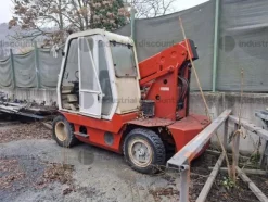 40#10047 Sollevatore telescopico Manitou