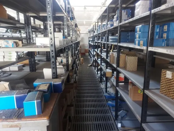4#7887 Soppalco e scaffalature