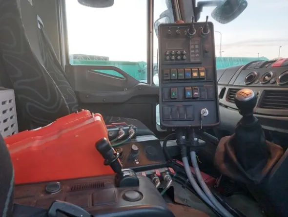 45#7528 Spazzatrice Iveco