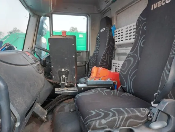 45#7528 Spazzatrice Iveco
