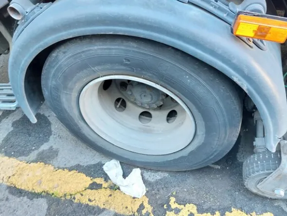 31#7528 Spazzatrice Iveco