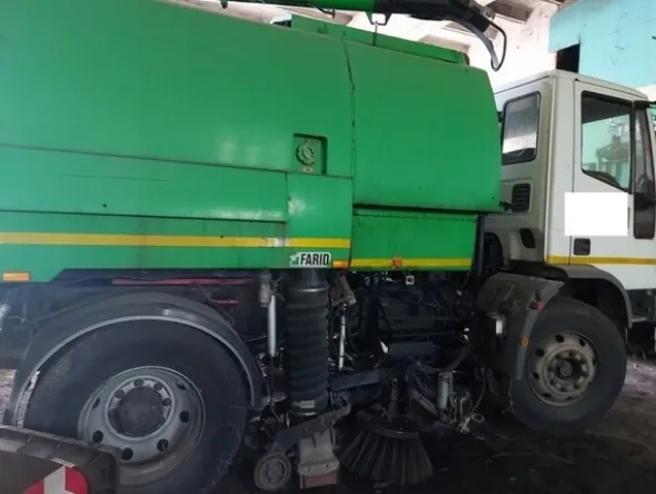 4#6803 Spazzatrice Iveco Johnstone fj600