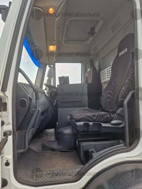 18#9064 Spazzatrice Iveco Ts4b