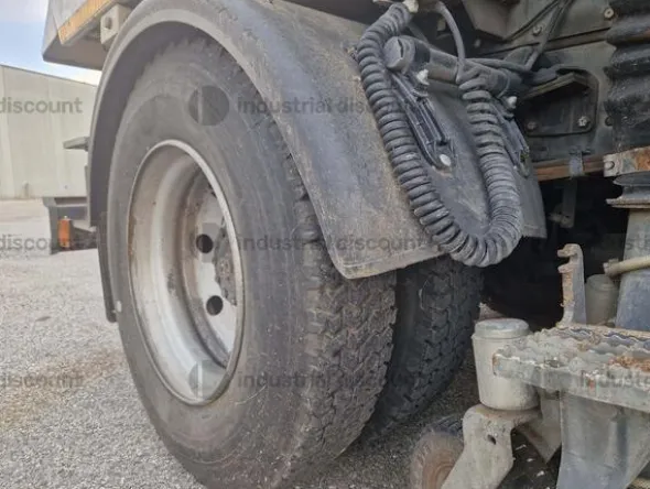 18#9064 Spazzatrice Iveco Ts4b