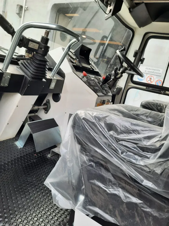 Spazzatrice meccanica Sicas 4000