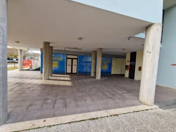 #25624 Stabile in Posizione Strategica e Visibile a Ravenna