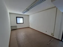 #25624 Stabile in Posizione Strategica e Visibile a Ravenna