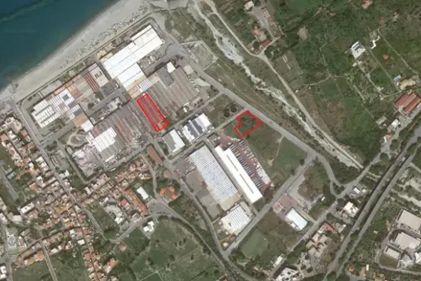 #20832 Stabilimento industriale con corte privata e terreno di proprietà