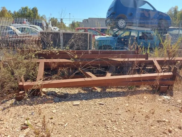 19#7203 Staffe e cavalletti in ferro
