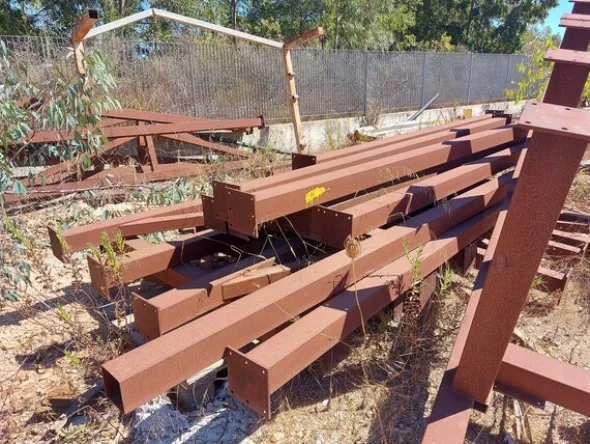 19#7203 Staffe e cavalletti in ferro