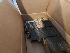 5#6786 Stampante ad inchiostri Roland e lotto di materie semilavorate e packacing