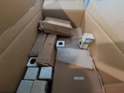 5#6786 Stampante ad inchiostri Roland e lotto di materie semilavorate e packacing