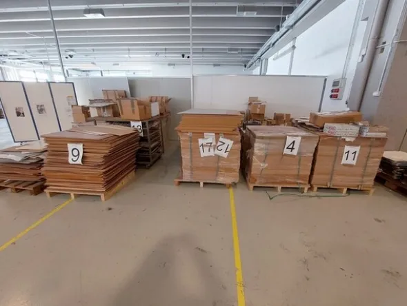 5#6786 Stampante ad inchiostri Roland e lotto di materie semilavorate e packacing