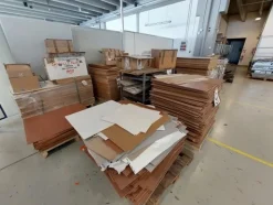 5#6786 Stampante ad inchiostri Roland e lotto di materie semilavorate e packacing