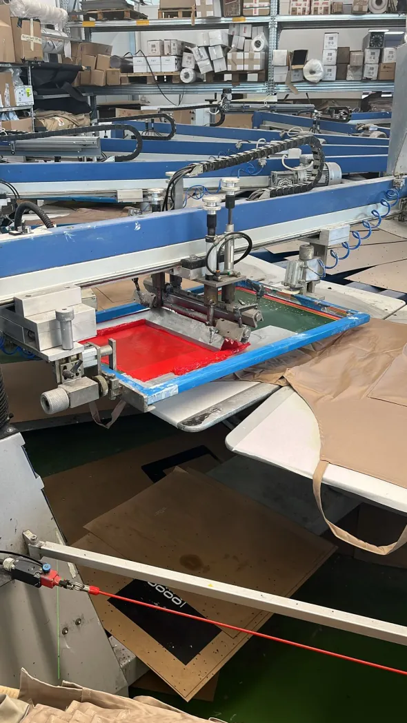Stampante serigrafica a 12 colori