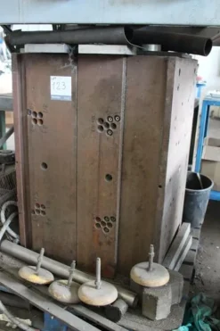 123#4006 Stampo per pressa iniezione Cs