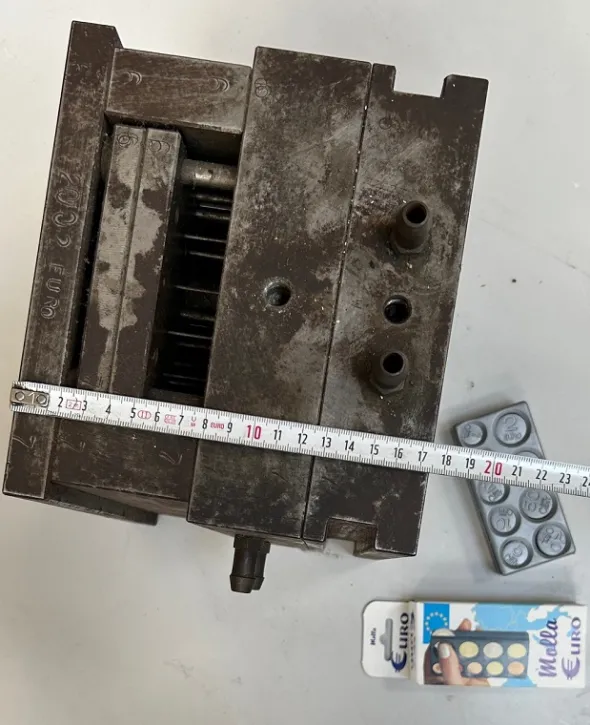 Stampo Usato Contenitore/Porta Monete