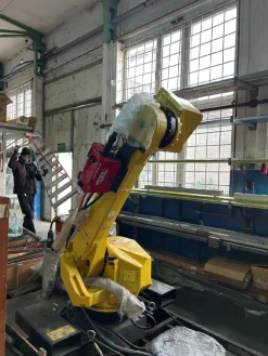 Stazione di saldatura robotizzata FANUC M-710iC/12L