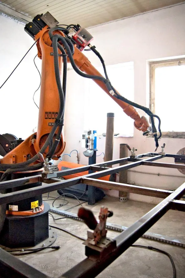 Stazione di saldatura robotizzata KUKA KR 30 L16-2