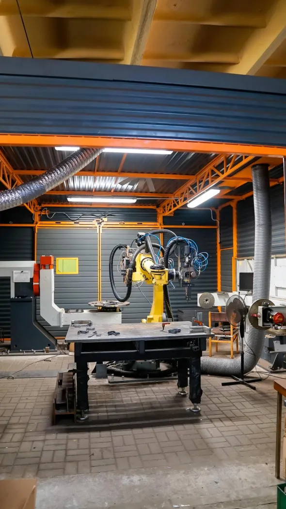 Stazione robotica per taglio e saldatura laser FANUC
