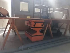 4#4368 Stenditore e macchine da cucire Rimoldi