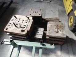 4#4368 Stenditore e macchine da cucire Rimoldi
