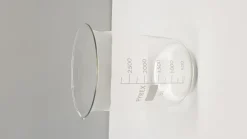 Stock contenitori da laboratorio in Pyrex e polietilene