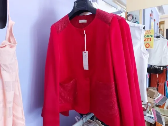 2#7928 Stock di abbigliamento e calzature uomo donna e bambino