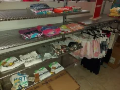 2#7928 Stock di abbigliamento e calzature uomo donna e bambino