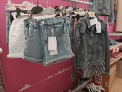 2#7928 Stock di abbigliamento e calzature uomo donna e bambino