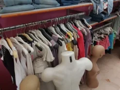 2#7928 Stock di abbigliamento e calzature uomo donna e bambino