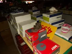 2#7928 Stock di abbigliamento e calzature uomo donna e bambino