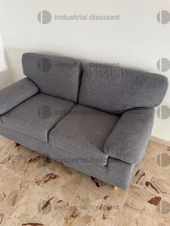 6#10133 Stock di arredi ed attrezzature da ufficio.