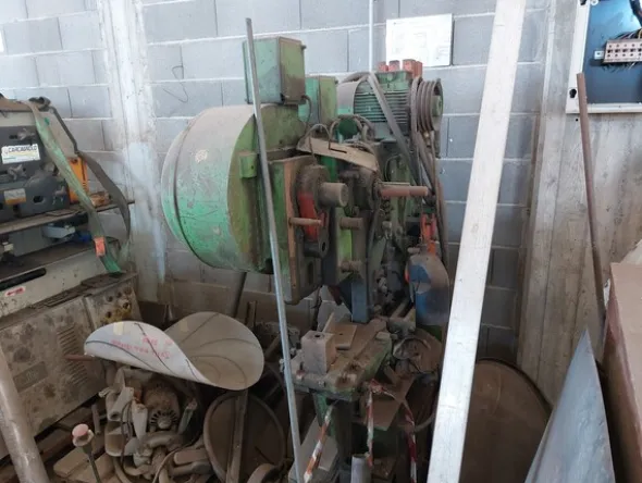 2#7267 Stock di attrezzature dismesse e materiale ferroso