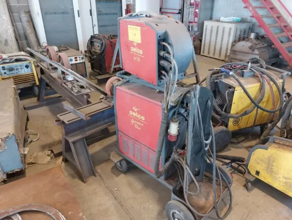 2#7267 Stock di attrezzature dismesse e materiale ferroso
