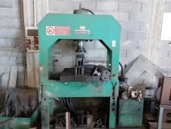 2#7267 Stock di attrezzature dismesse e materiale ferroso