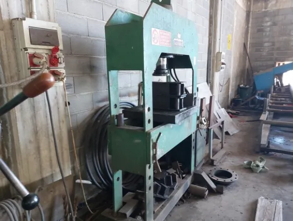 2#7267 Stock di attrezzature dismesse e materiale ferroso