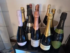 1#9692 Stock di bottiglie di vino, attrezzature e arredi per la ristorazione