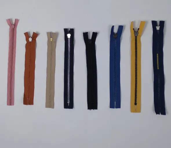 Stock di 10.000 cerniere moda